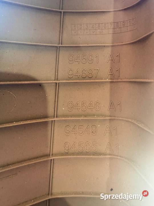 Poszycieosłona słupka lewy przód Toyota Yaris osobowe Osłony i zaślepki Brzesko