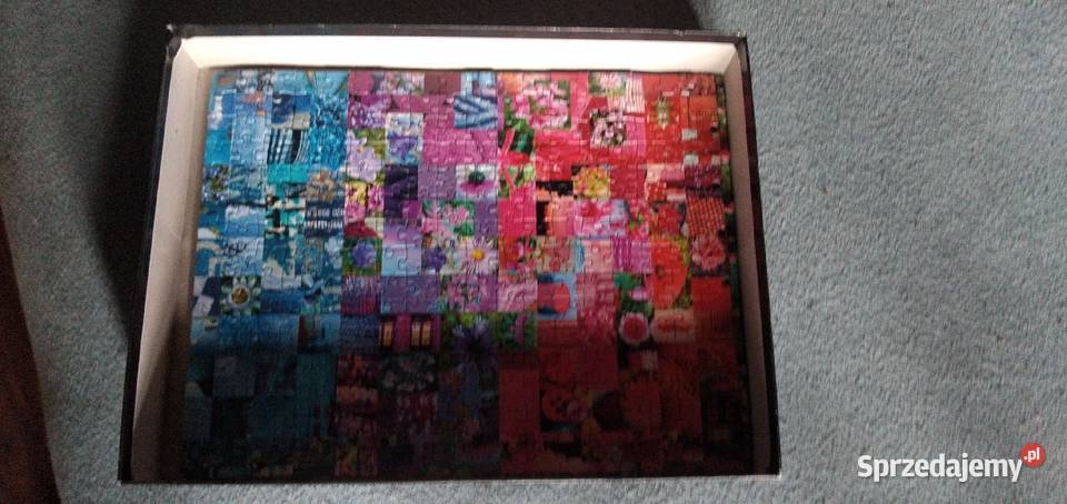 Puzzle ułożone 1000 elementów