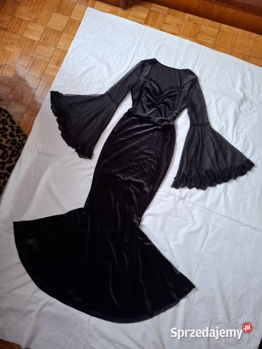 Czarna sukienka NOWA gotycka welurowa sprzedam