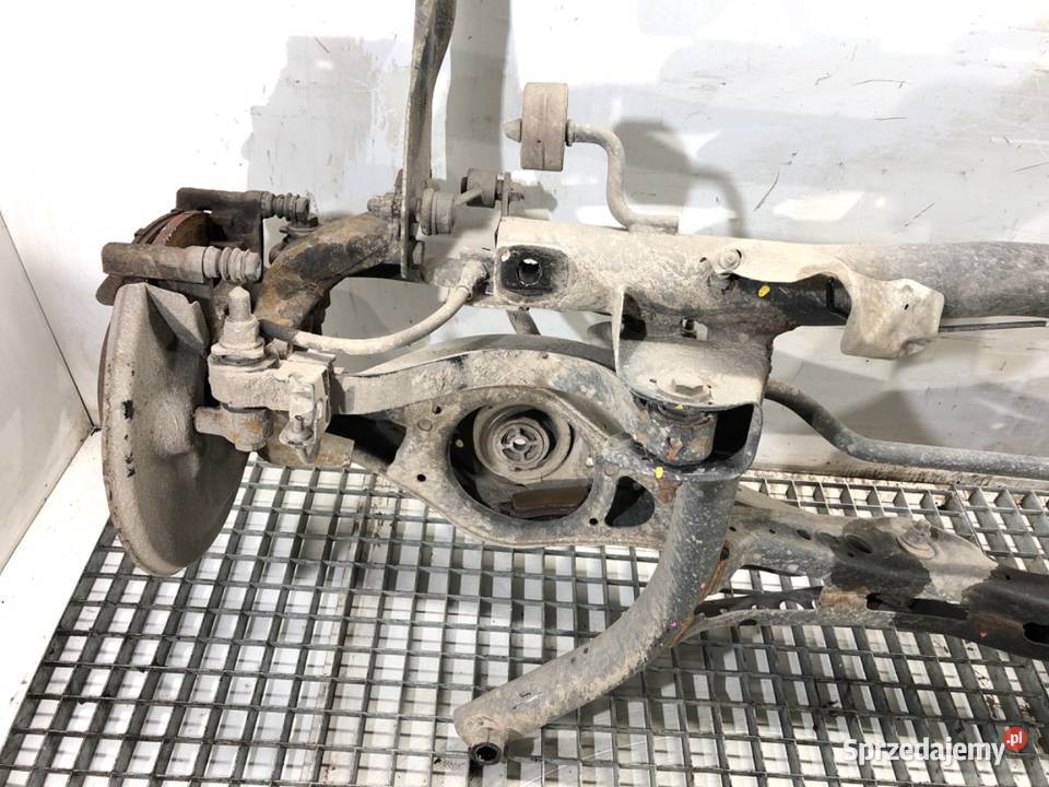 BELKA TYŁ VW PASSAT B7 SedanLimuzyna TYLNA osobowe