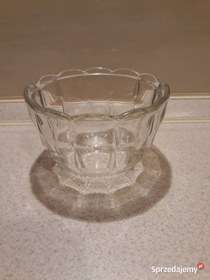 mała miseczka przezroczyste szkło