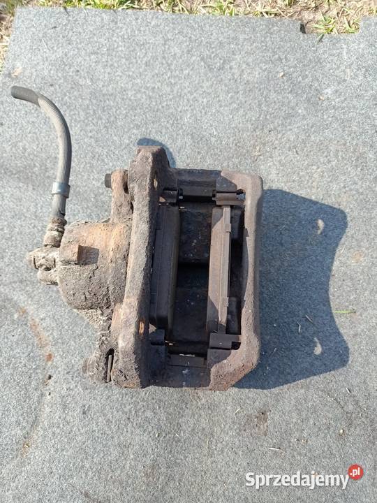 Nissan Primera P12 zacisk hamulcowy jarzmo prawy Szczecin