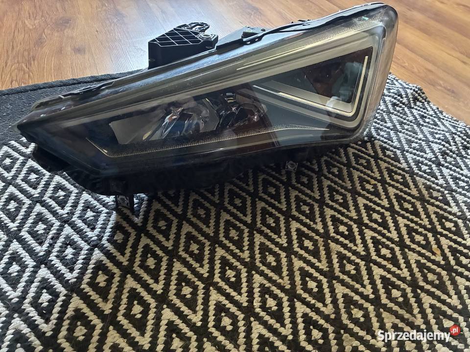 Reflektory Seat Leon KL1MK4 wersja UK Lampy przednie Grudziądz
