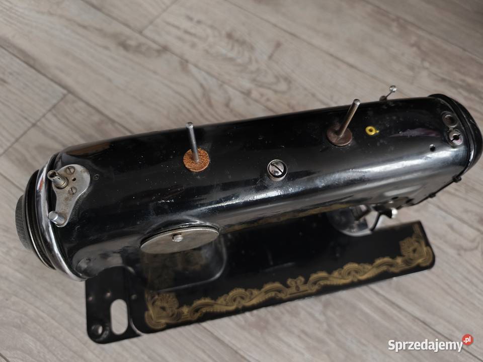 Stara maszyna do szycia Westa z PRLu Jelenia Góra