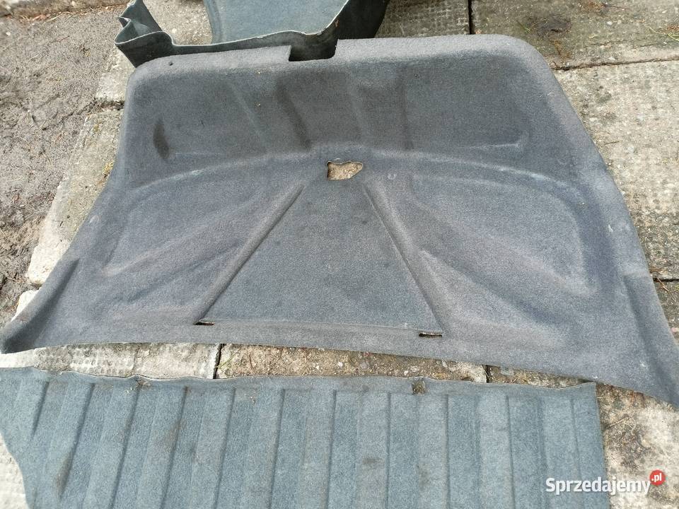Mercedes W124 sedan wnęki wykładziny dywan świętokrzyskie Skarżysko-Kamienna