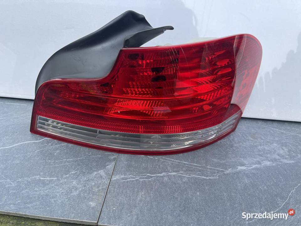 BMW 1 E88 E82 LIFT PRAWA LAMPA TYŁ Ostroróg sprzedam