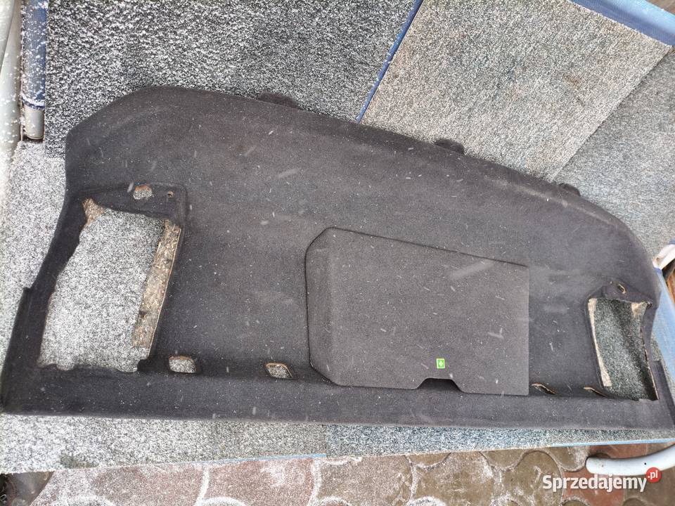 Mercedes W124 tylna półka czarna sedan pod Skarżysko-Kamienna