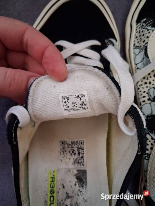 Buty damskie marki Vans Mielec