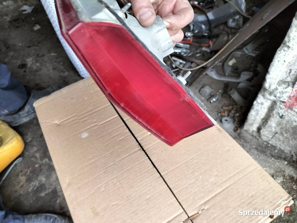 LAMPA TYŁ TYLNA LEWA AUDI 80 B3 B4 KLAPA Kamień-Kolonia