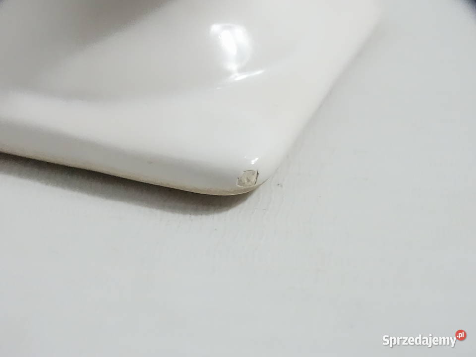 Biała Ceramiczna Osłonka Kielich Styl Klasyczny