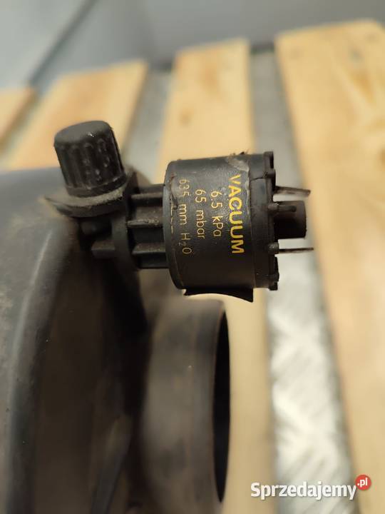 Obudowa filtra powietrza 224711 MANITOU MLT 523 Wilkowo sprzedam