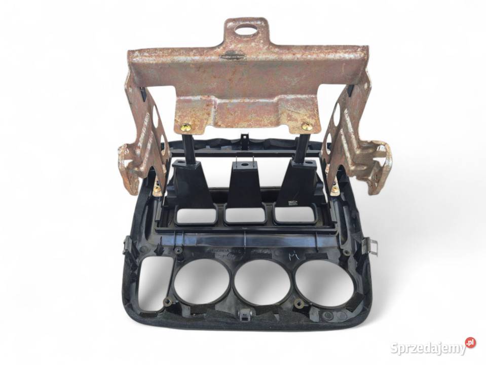 RAMKA ŚRODKOWA RADIA KONSOLI HONDA CRV 1 I CRV 1 osobowe Działoszyce