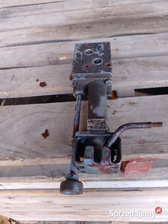 Rozdzielacz Ursus C330