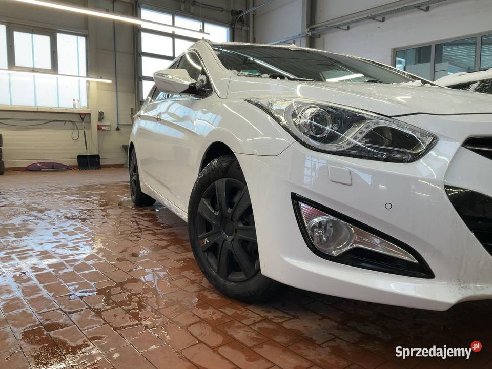 Hyundai i40 16 benzyna 135 Rok produkcji 2013 Ostrowiec Świętokrzyski