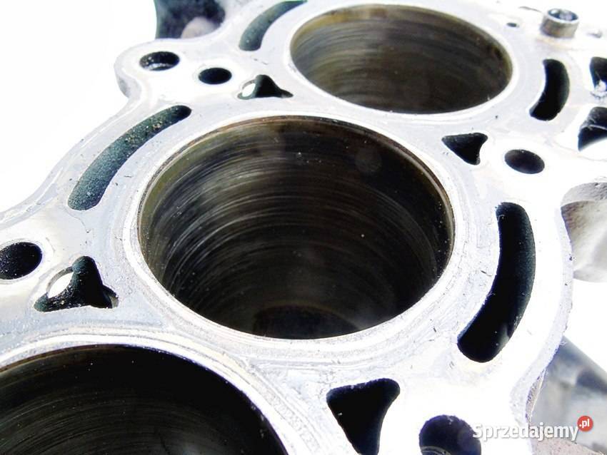 BLOK SILNIKA 10 16V VVTI TOYOTA YARIS 1SZ osobowe Sosnowiec
