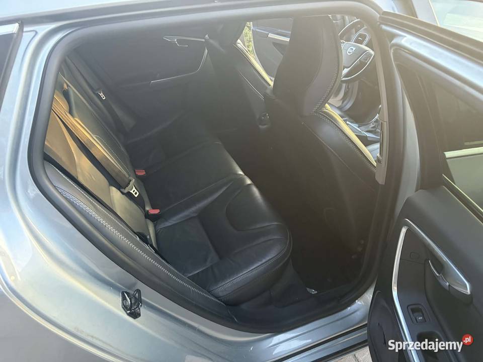 Volvo V60 16 DRIVe Turbo 2012r stan lakier metallic podlaskie