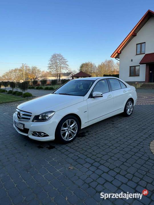 Mercedes Benz c200 Potworów
