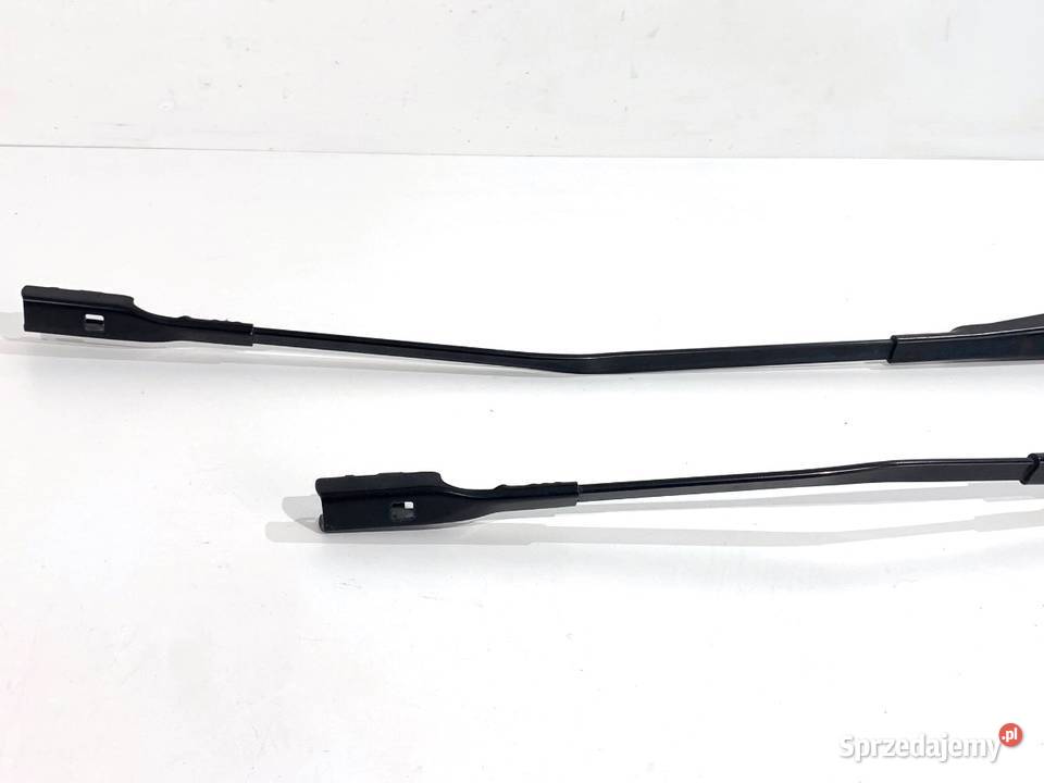 RAMIĘ WYCIERACZKI KOMPLET PRZÓD AUDI Q8