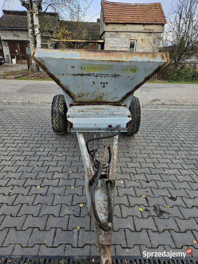 Rozsiewacz wapna soli nawozów rcw 2 Stogniowice