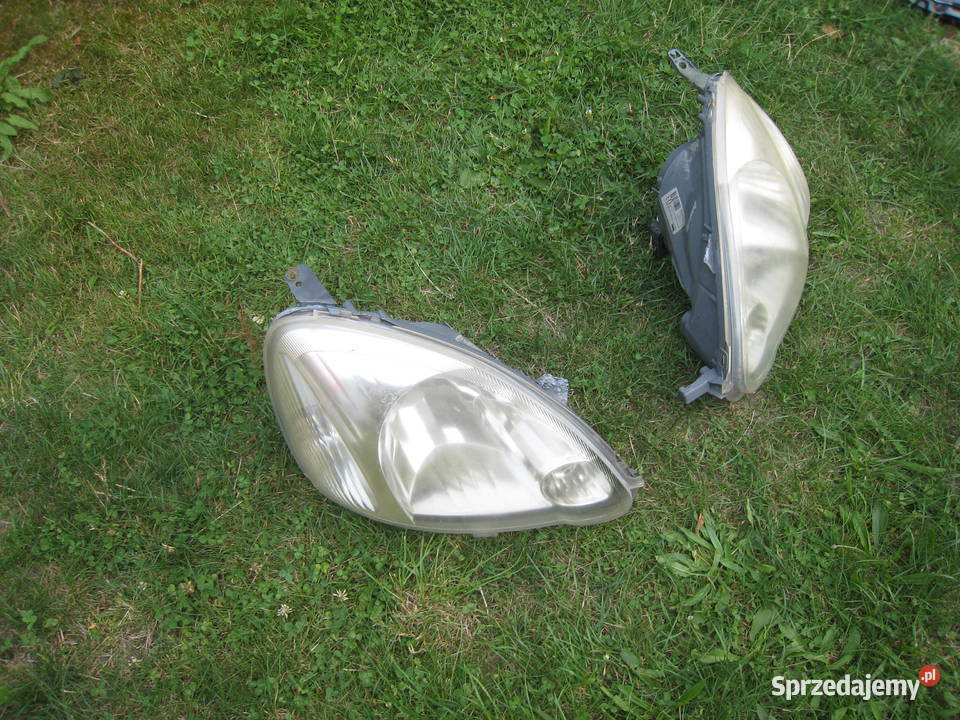Lampa przednia prawa lewa Toyota Yaris I lift Lampy przednie