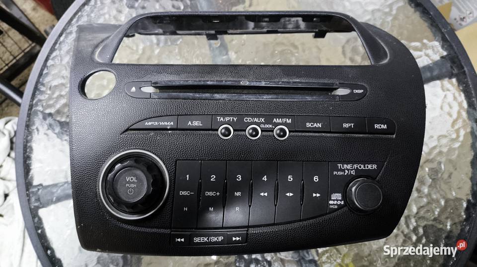 Civic VIII UFO radio oryginalne Rok produkcji 2007 Pierzchnianka sprzedam