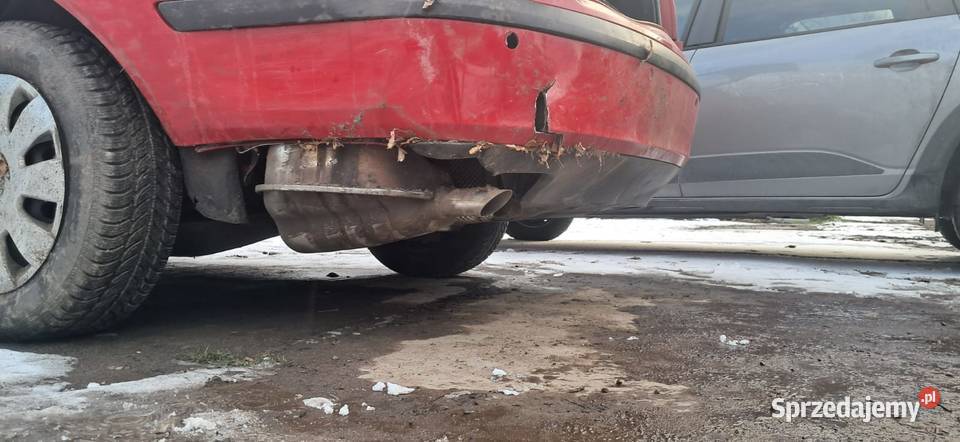 Sprzedam auto powypadkowe w całości osobowe