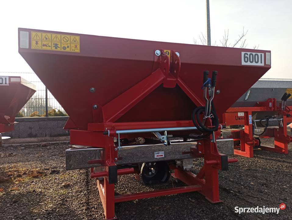 Solidny rozsiewacz do nawozów Strumyk Tytan Opole Lubelskie