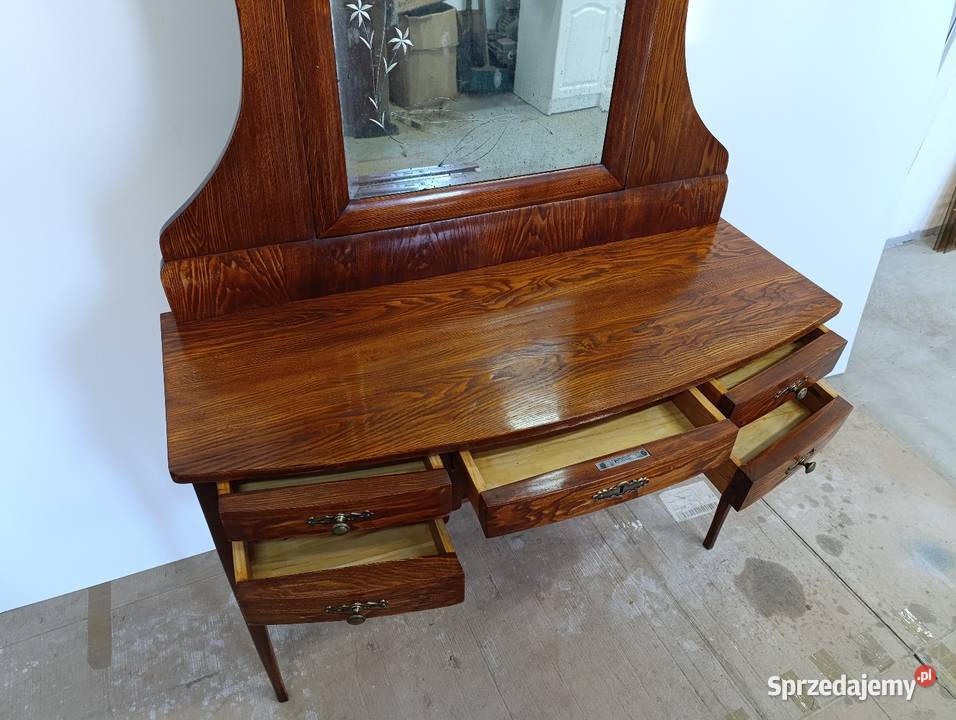 Odnowiona Zabytkowa toaletka z ruchomym lustrem Lekomin