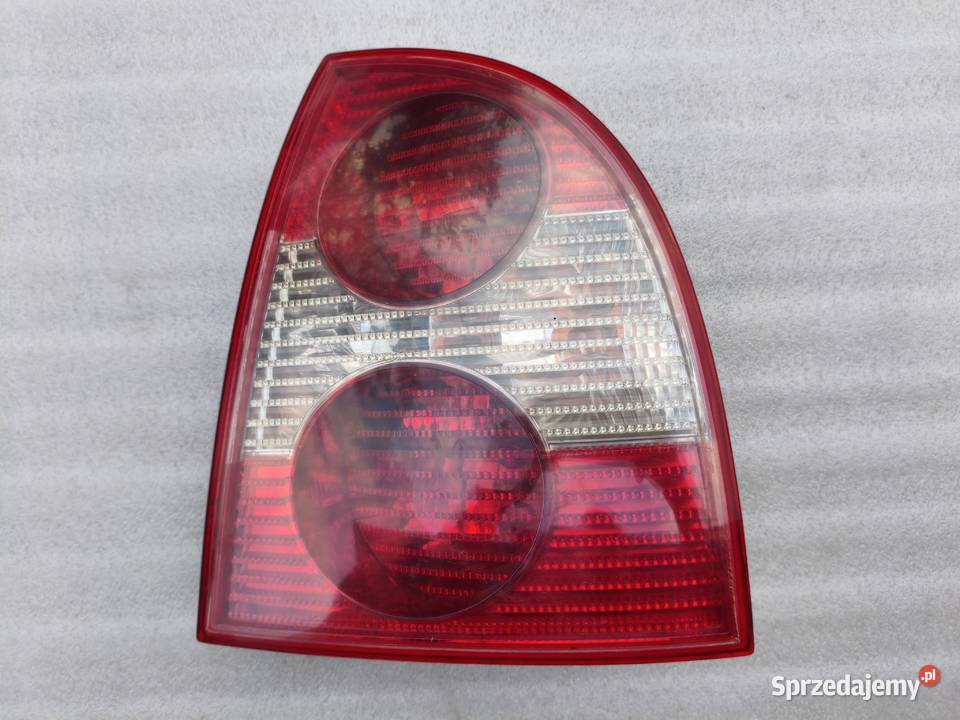 Lampa Prawy Tył Tylna Prawa VW Passat B5 Sedan