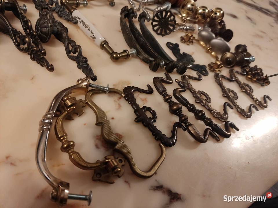 stare uchwyty meblowe z szyldem i bez 65 sztuk Gorzów Wielkopolski