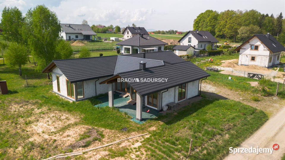 Dom sprzedam Tomice Czarny Las 280 metrów Rok budowy 2021