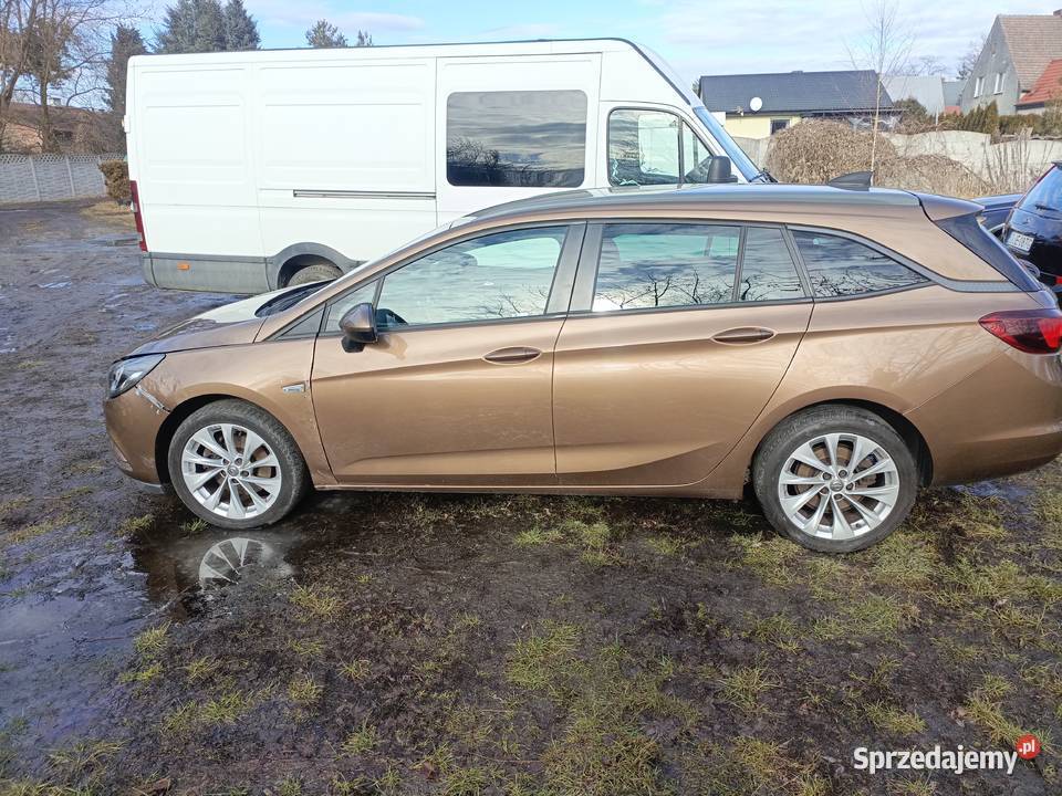 ładna Astra z małym przebiegiem lekko manualna Oława