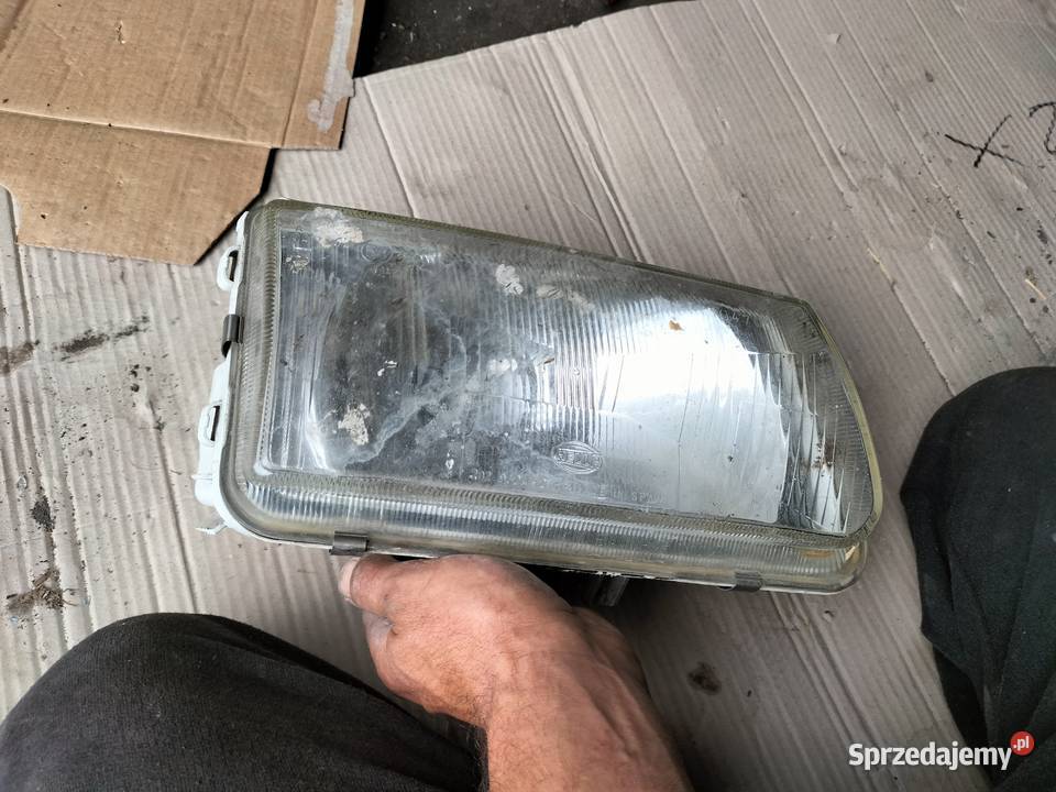 REFLEKTOR LAMPA PRZÓD PRZEDNIA PRAWA Polo 3 III Prawe