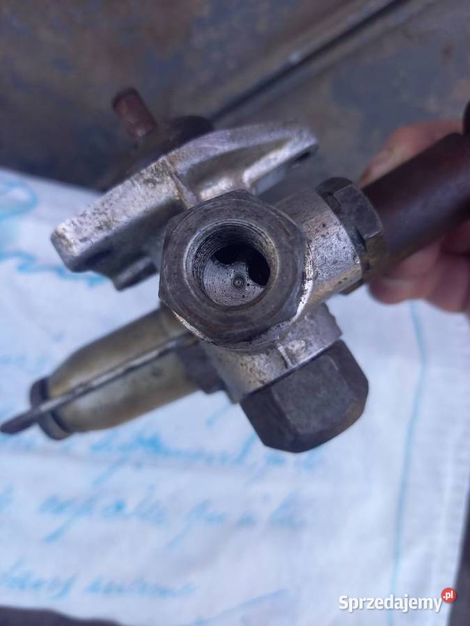 Pompka paliwa pomocnicza ak orginał z prl Rok produkcji 1985 Krzeszowice