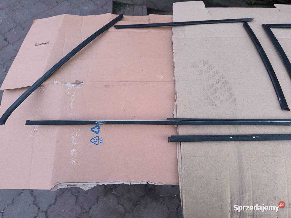 Polonez Truck nakladki ramka drzwi lewe prawe Rok produkcji 1999 Stalowa Wola