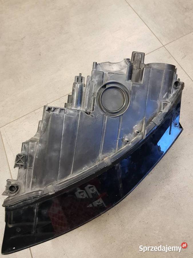 Lampa prawa do Audi a4 b8 używana kod części 8k0 osobowe Kończyce Małe