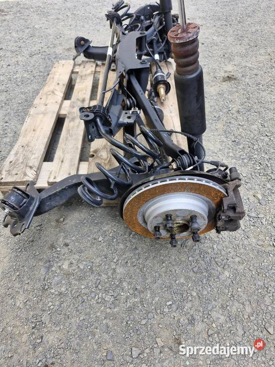 BMW X1 F48 ZAWIESZENIE TYŁ TYLNE WÓZEK PÓŁOŚ Zestawy zawieszenia
