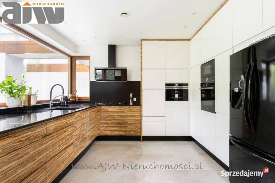 Sprzedaż domu wolnostojącego Osieck 560m2 Sprzedaż