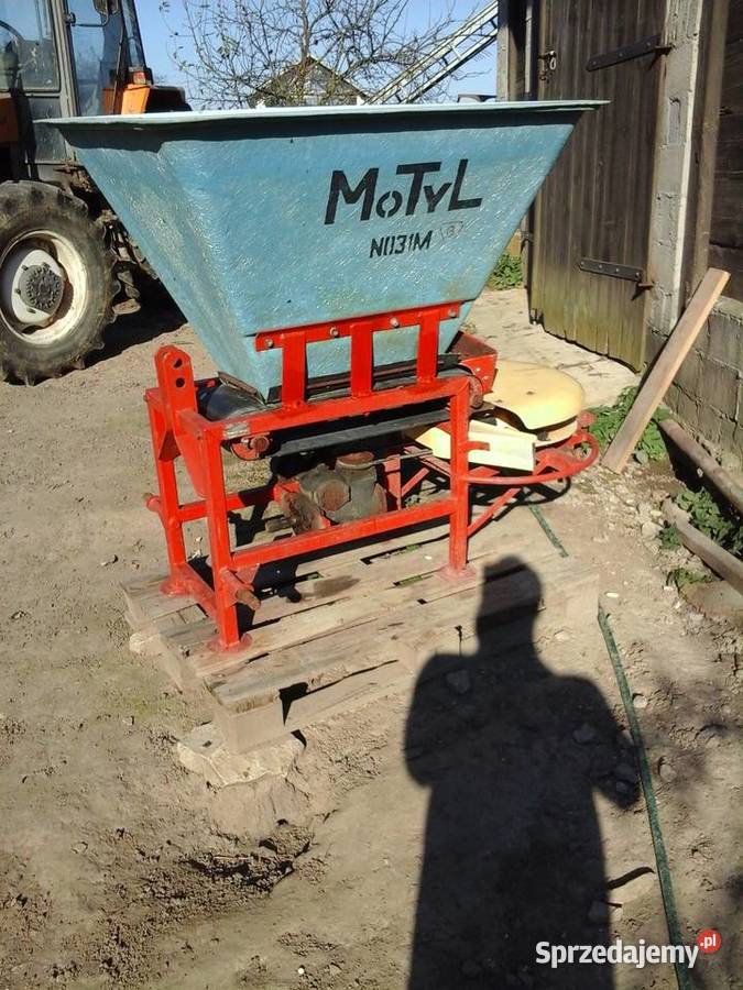 Rozsiewacz do nawozów Motyl Maszyny rolnicze lubelskie Krasnystaw