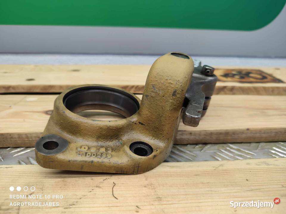 Tuleja obudowy łożyska John Deere 6300 L100299 Wilkowo