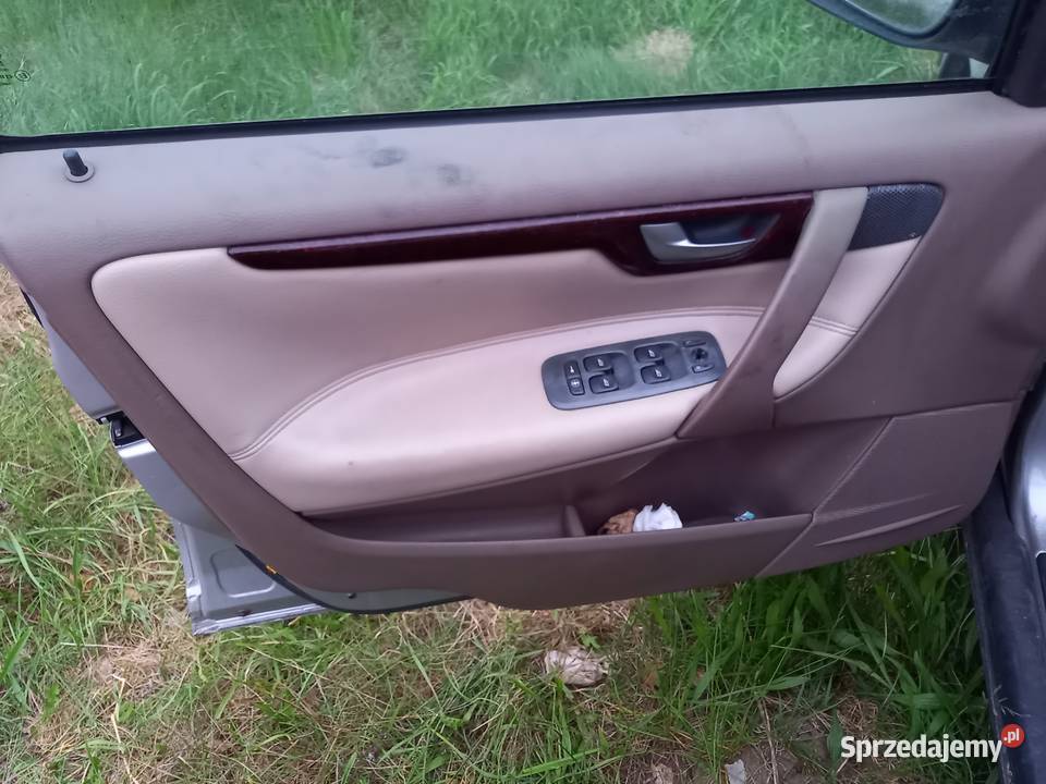 Volvo v70 24 benzyna turbo napęd na cztery koła osobowe