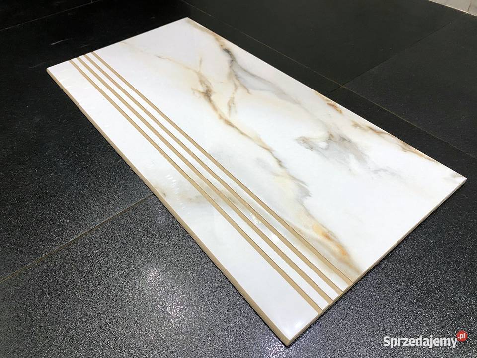 Marmur na schodach CALACATTA 30x60 WYSOKI POŁYSK Podłogi i schody Łask
