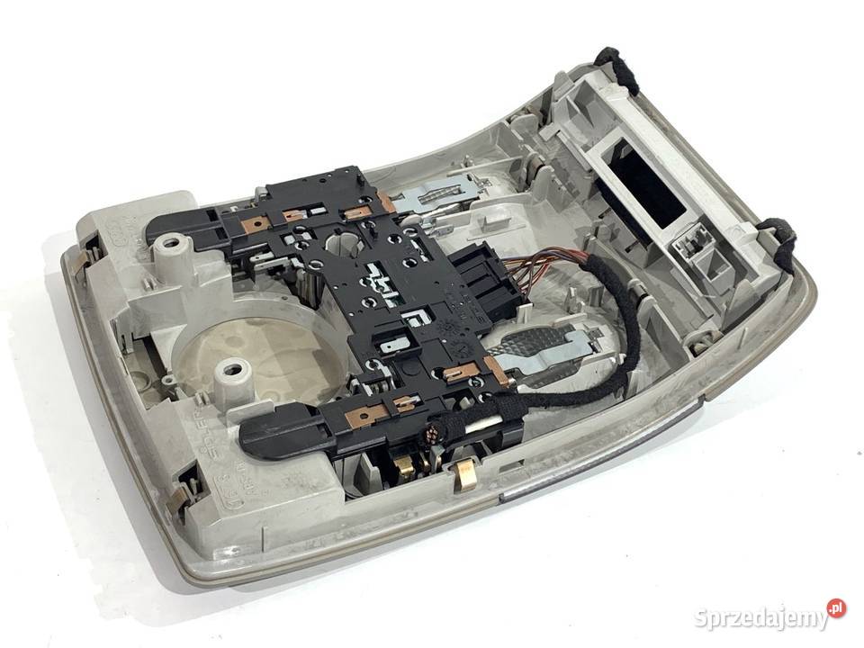 LAMPA SUFITOWA AUDI A4 B6 8E0947135A