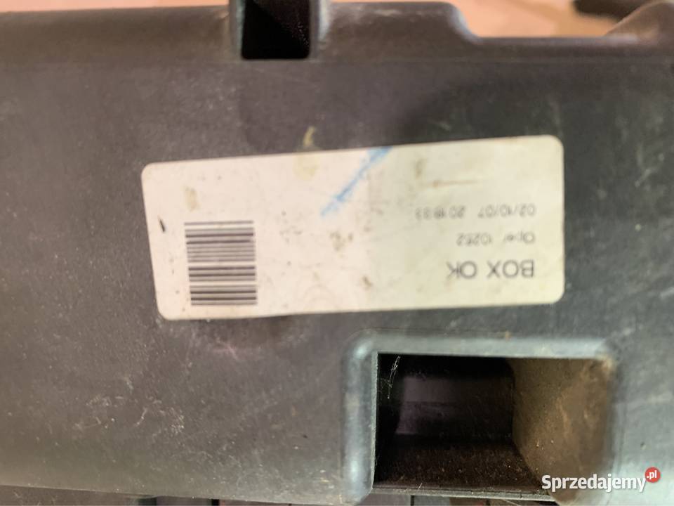 Obudowa skrzynki bezpieczników opel Corsa d Szczecin