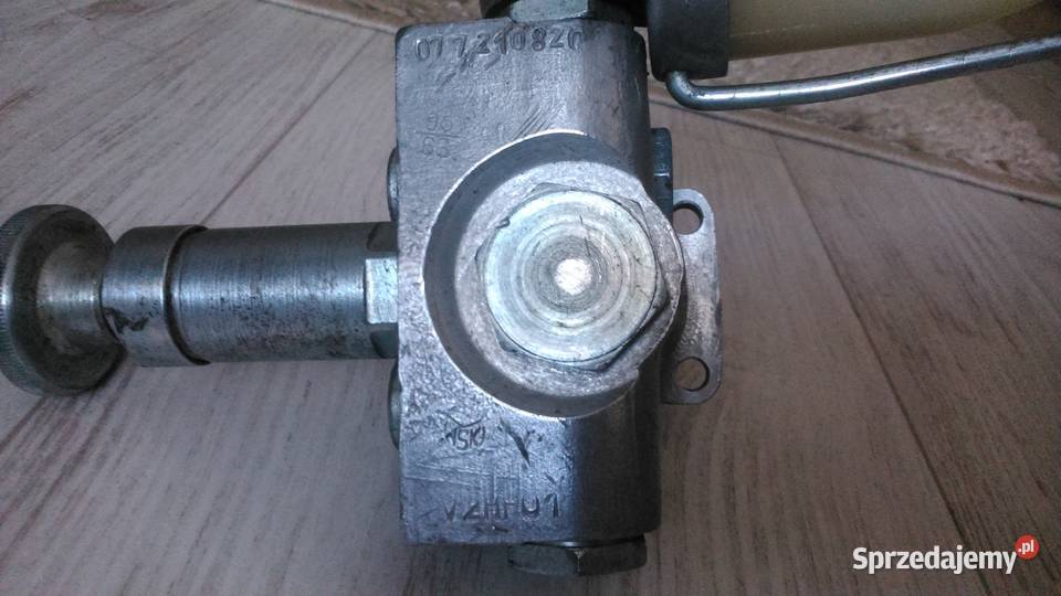 Nowa oryginał pompa pompka zasilająca Ursus C330 Sieradz sprzedam