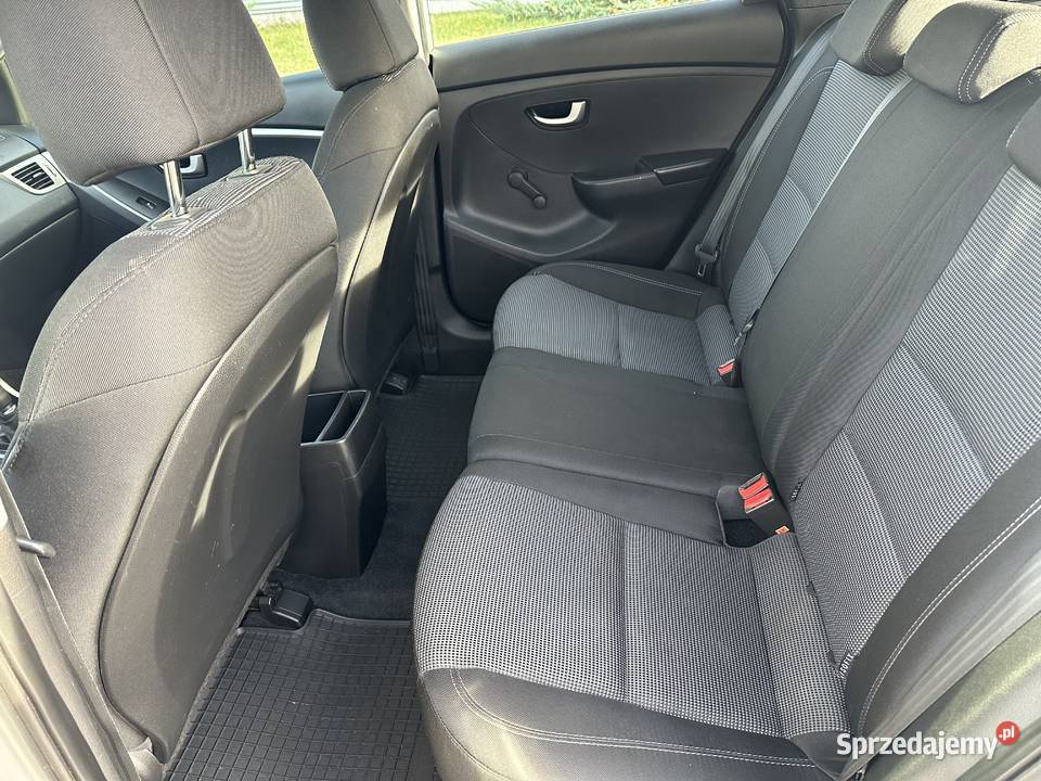 Hyundai i30 14 CRDi 90 2013 Oszczędny 1396cm3 i30 Łódź