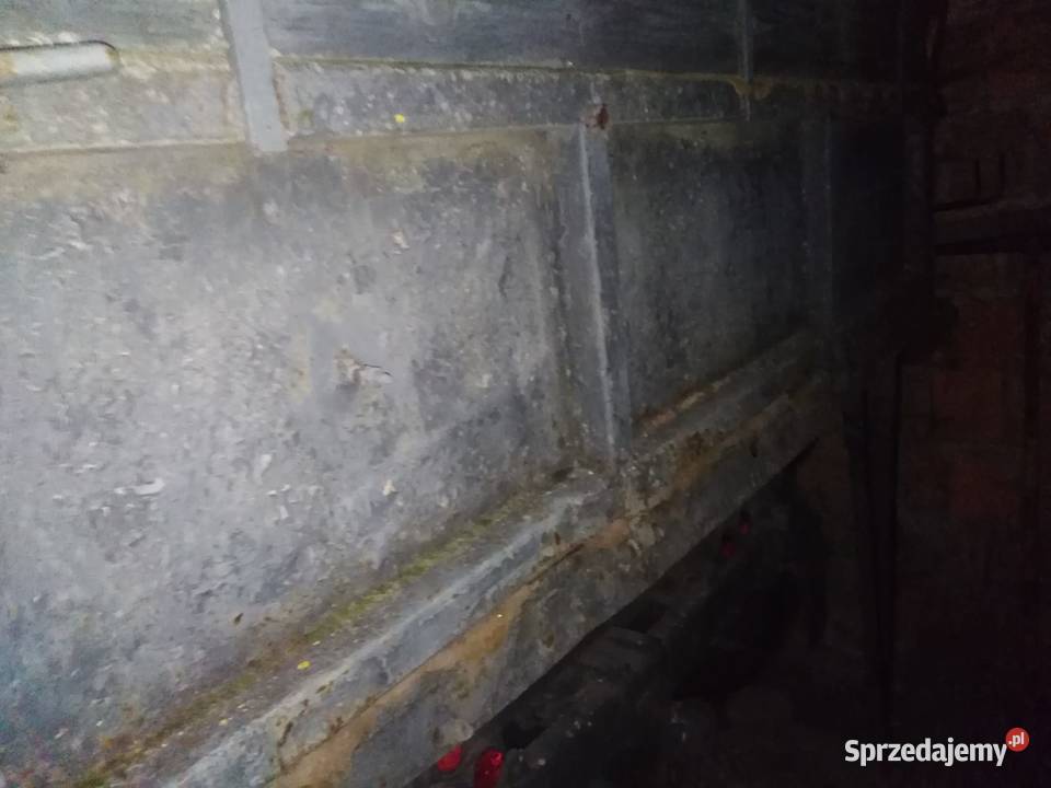 Sprzedam przyczepę rolniczą wywrotkę D47 r 1983 nieuszkodzony Włoszakowice sprzedam