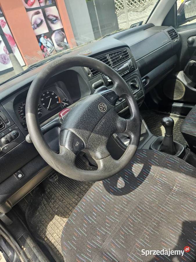 Sprzedam auto nieuszkodzony Golf sprzedam