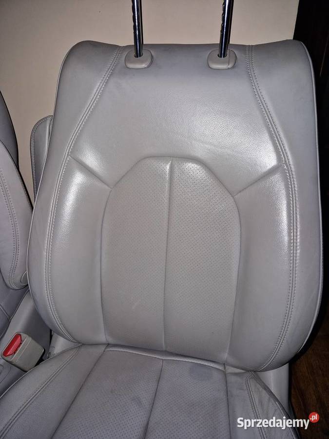 Fotele jasna skóra Chrysler Pacifica 2017 Nowa Sól