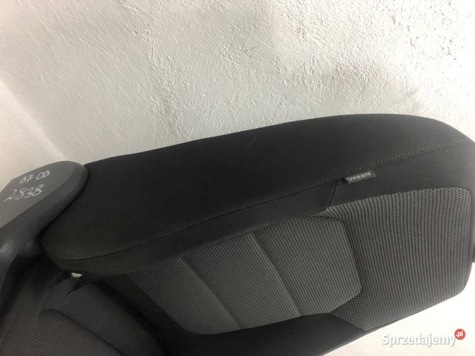 FOTEL PRAWY PRZÓD VOLKSWAGEN PASSAT B7 ANGLIK wielkopolskie